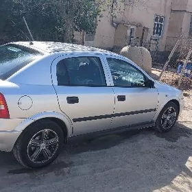 Opel Astra 2000