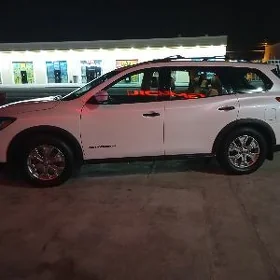 Nissan Pathfinder 2020