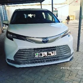 Toyota Sienna 2021