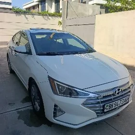 Hyundai Elantra 2020