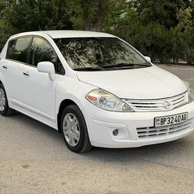 Nissan Versa 2010