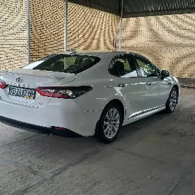 Toyota Camry 2021