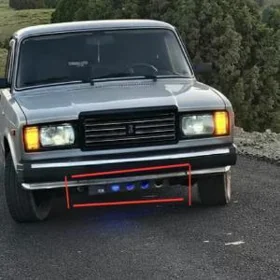lada 2107   Z A S I T A .