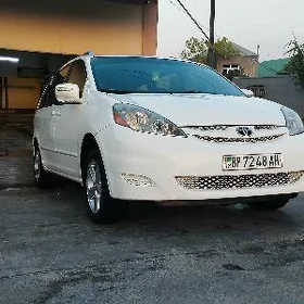 Toyota Sienna 2008
