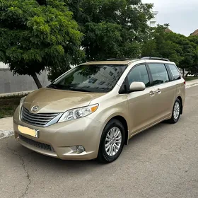 Toyota Sienna 2012