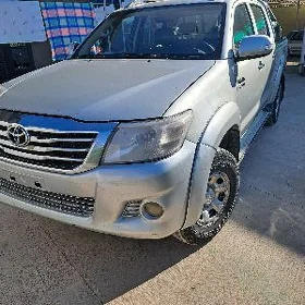 Toyota Hilux 2013