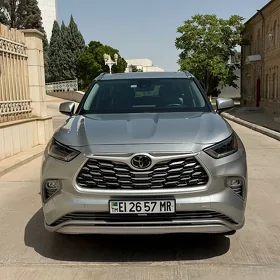 Toyota Highlander 2021