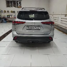 Toyota Highlander 2021