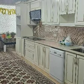 Arenda gowdan 2 kom