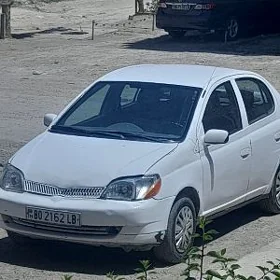Toyota Echo 2000