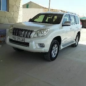 Toyota Land Cruiser Prado 2013