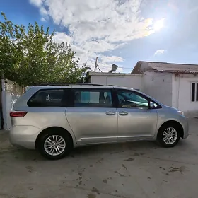 Toyota Sienna 2016