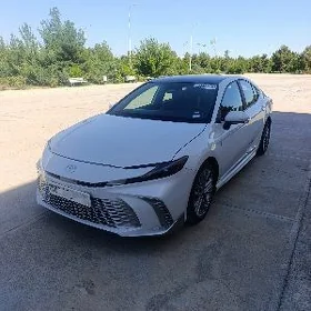 Toyota Camry 2025