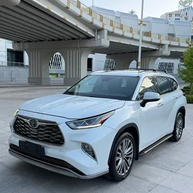 Toyota Highlander 2021