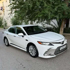 Toyota Camry 2020
