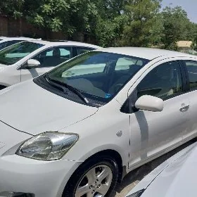 Toyota Yaris 2011