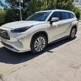 Toyota Highlander 2021