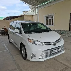 Toyota Sienna 2019