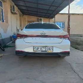 Hyundai Elantra 2021