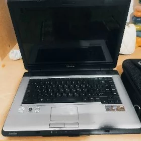 TOSHIBA NOTBUK
