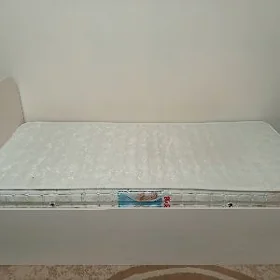 Bir adamlyk krowat