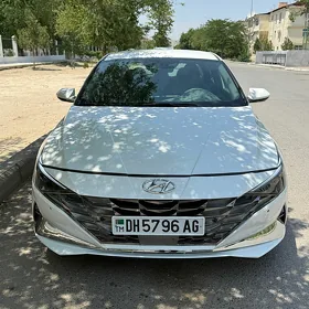 Hyundai Elantra 2022