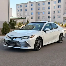 Toyota Camry 2021