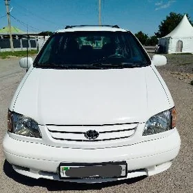 Toyota Sienna 2002