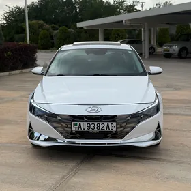 Hyundai Elantra 2022