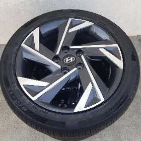 2025 Hýundai Elantra Radnoý 17