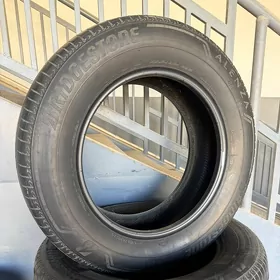 235/65r17 bridgestone