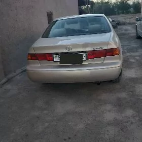 Toyota Camry 2000