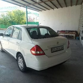 Nissan Versa 2010