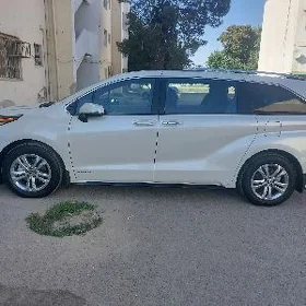 Toyota Sienna 2021