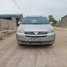 Toyota Sienna 2004