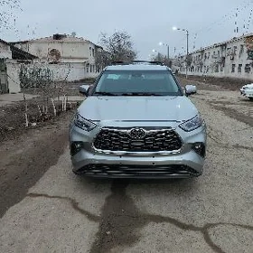 Toyota Highlander 2021