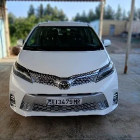 Toyota Sienna 2018