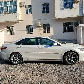 Toyota Camry 2017