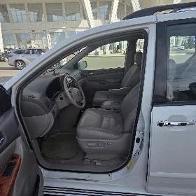 Toyota Sienna 2008