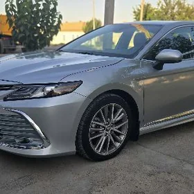 Toyota Camry 2021