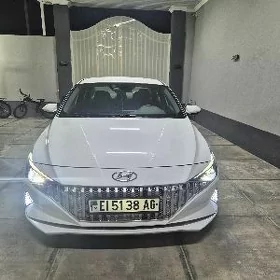 Hyundai Elantra 2022