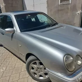 Mercedes-Benz E500 1996