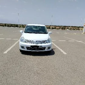 Nissan Versa 2010