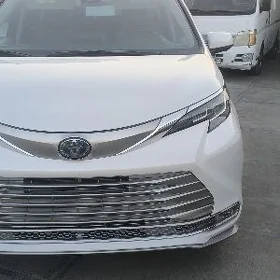 Toyota Sienna 2022