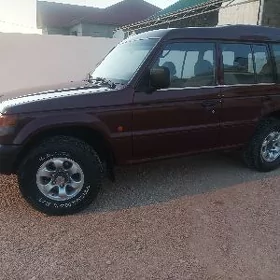 Mitsubishi Pajero 1992