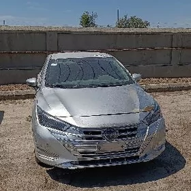 Nissan Versa 2025