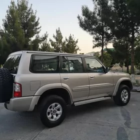 Nissan Patrol 2000