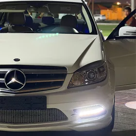Mercedes-Benz C300 2010