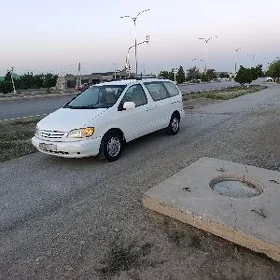Toyota Sienna 2002