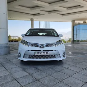 Toyota Sienna 2019